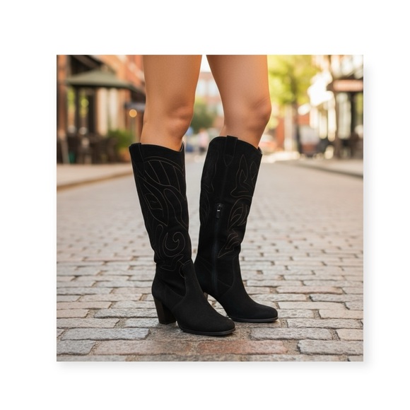 new Chico’s 𑁍 Italia Tall Metallic Embroidery Heeled Boots 𑁍 Black Suede 𑁍 6 - Picture 2 of 16